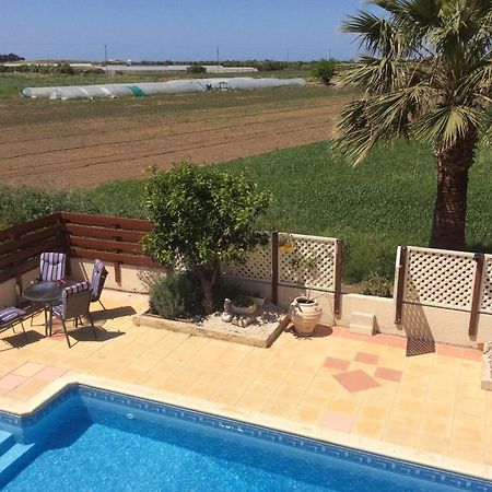 Quality Villa With Pool In Superb Location In Paphos Мадрия Экстерьер фото