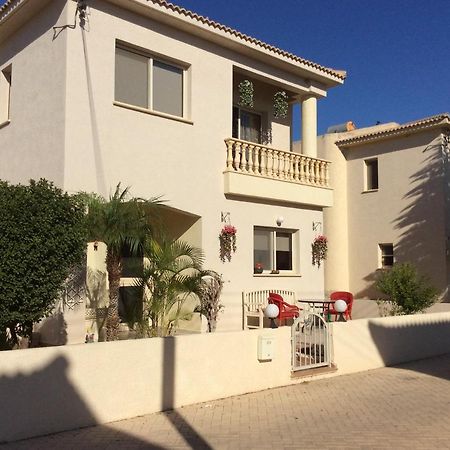 Quality Villa With Pool In Superb Location In Paphos Мадрия Экстерьер фото
