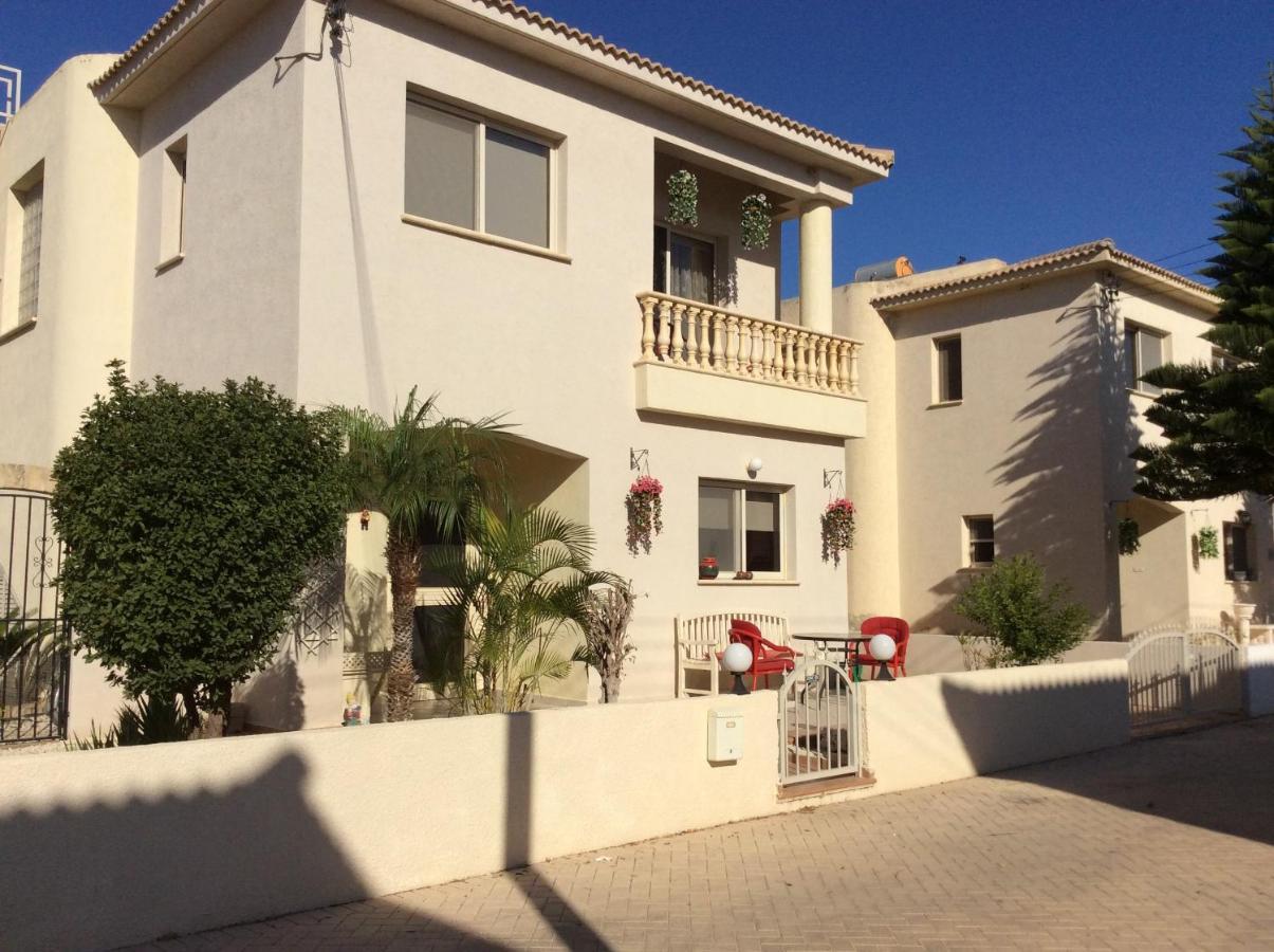 Quality Villa With Pool In Superb Location In Paphos Мадрия Экстерьер фото