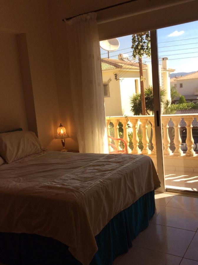 Quality Villa With Pool In Superb Location In Paphos Мадрия Экстерьер фото